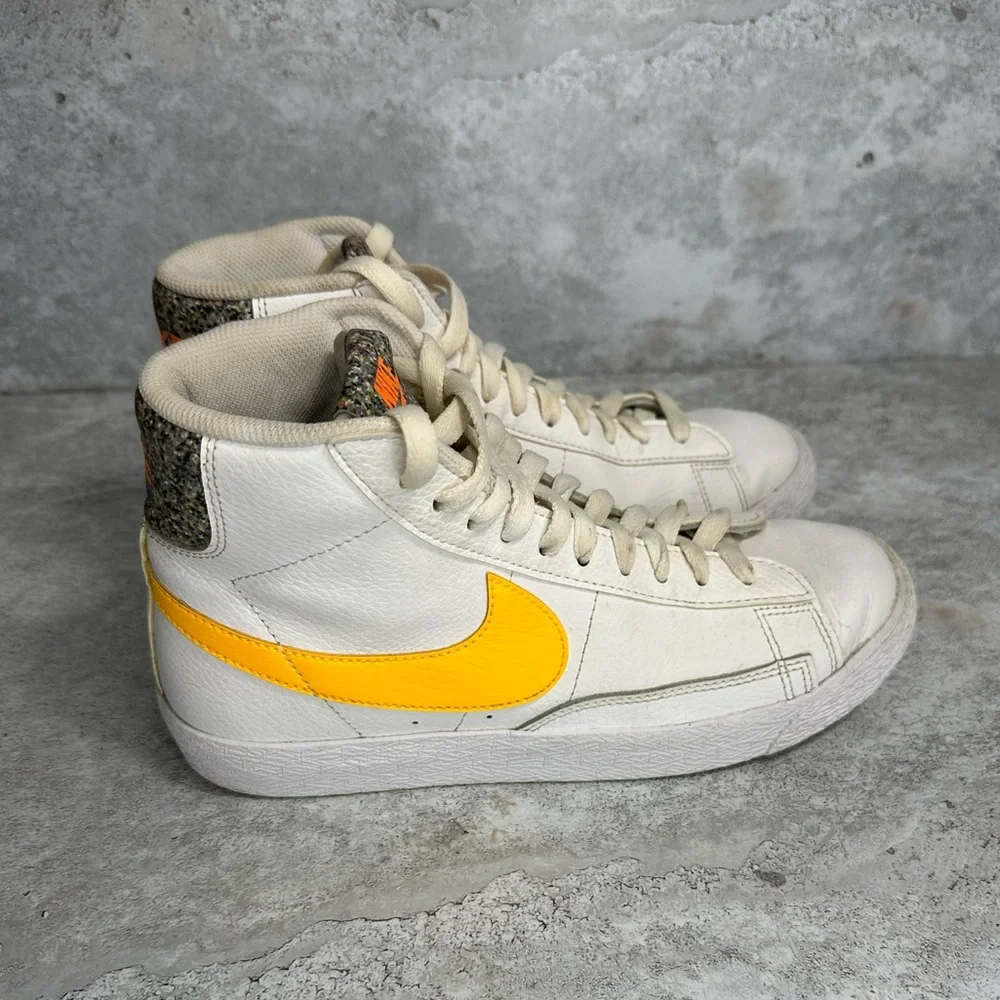 Nike Blazer Mid 77 White Orange Space GS Size 6Y‎ Trainers